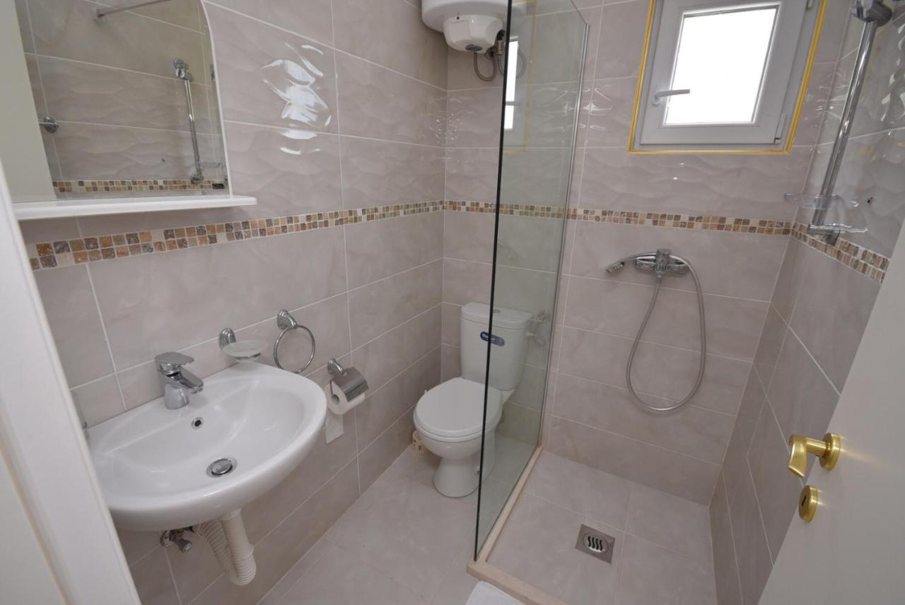 Subotic S Apartmani Risan Exterior photo