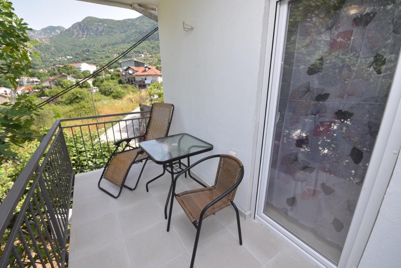 Subotic S Apartmani Risan Exterior photo