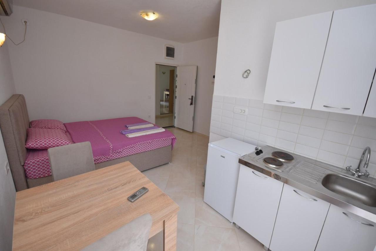 Subotic S Apartmani Risan Exterior photo