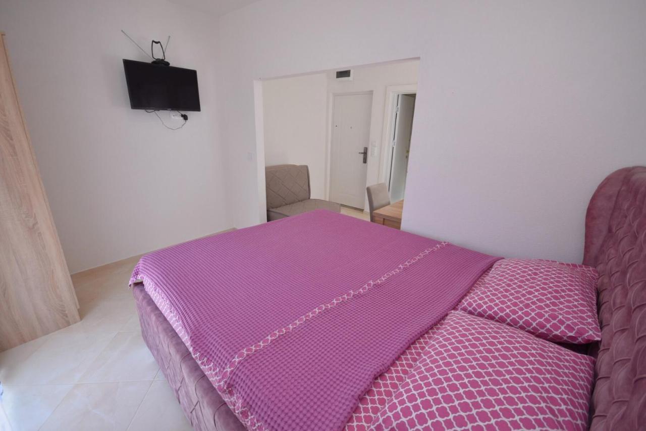 Subotic S Apartmani Risan Exterior photo
